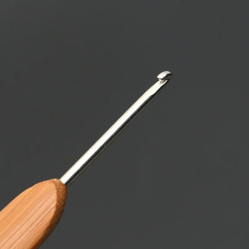 Crochets ergonomiques bambou & aluminium StitchNest™ — 0,5 à 6,0 mm (au choix)