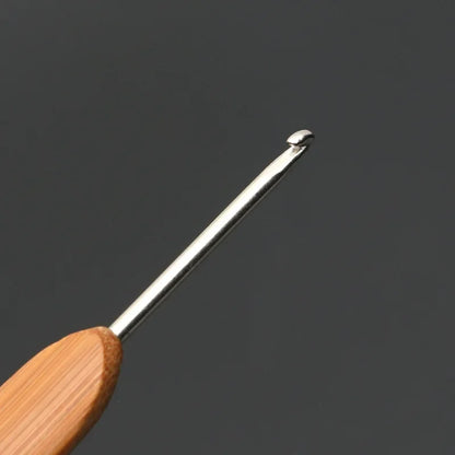 Crochets ergonomiques bambou & aluminium StitchNest™ — 0,5 à 6,0 mm (au choix)