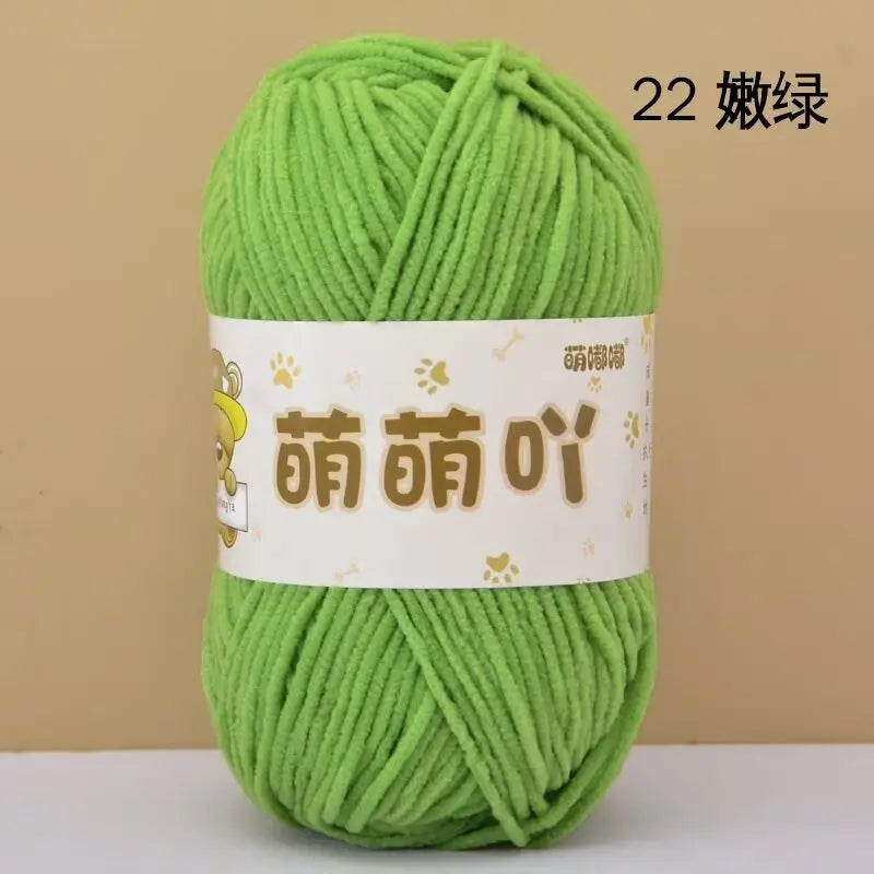 Fil chenille velours 50 g StitchNest™ — spécial amigurumi & crochet (115 m)