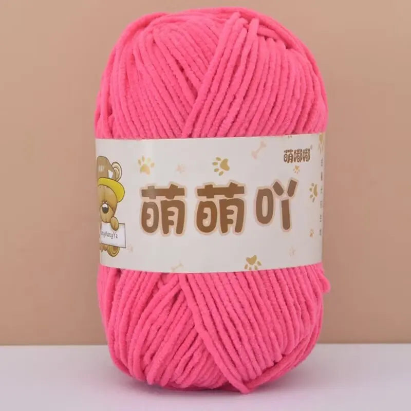 Fil chenille velours 50 g StitchNest™ — spécial amigurumi & crochet (115 m)