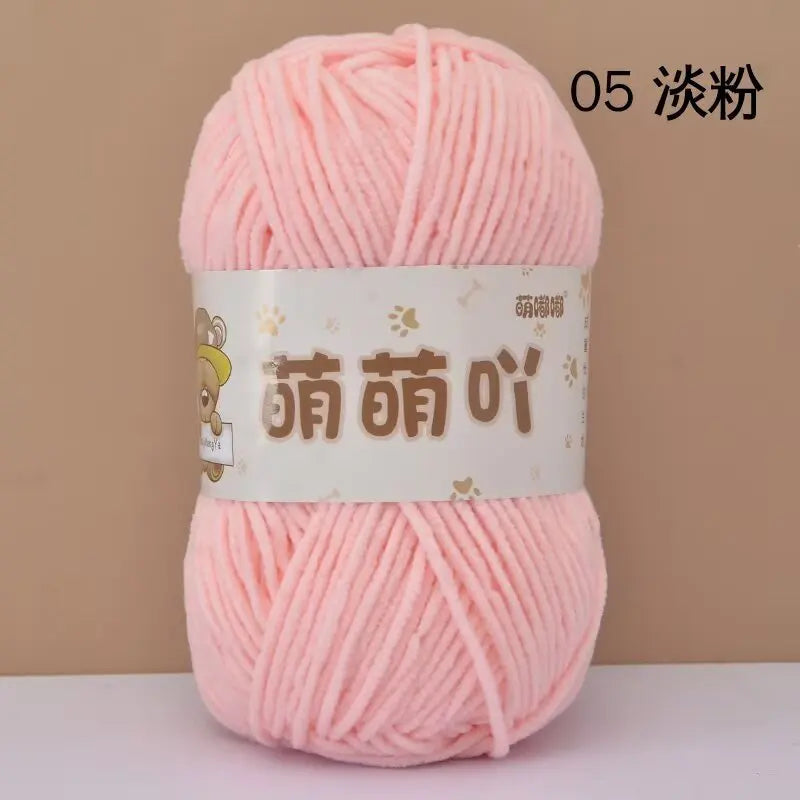 Fil chenille velours 50 g StitchNest™ — spécial amigurumi & crochet (115 m)