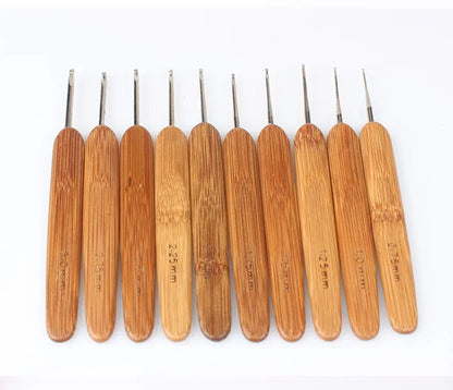 Crochets ergonomiques bambou & aluminium StitchNest™ — 0,5 à 6,0 mm (au choix)