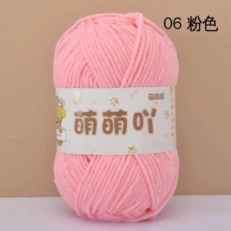 Fil chenille velours 50 g StitchNest™ — spécial amigurumi & crochet (115 m)